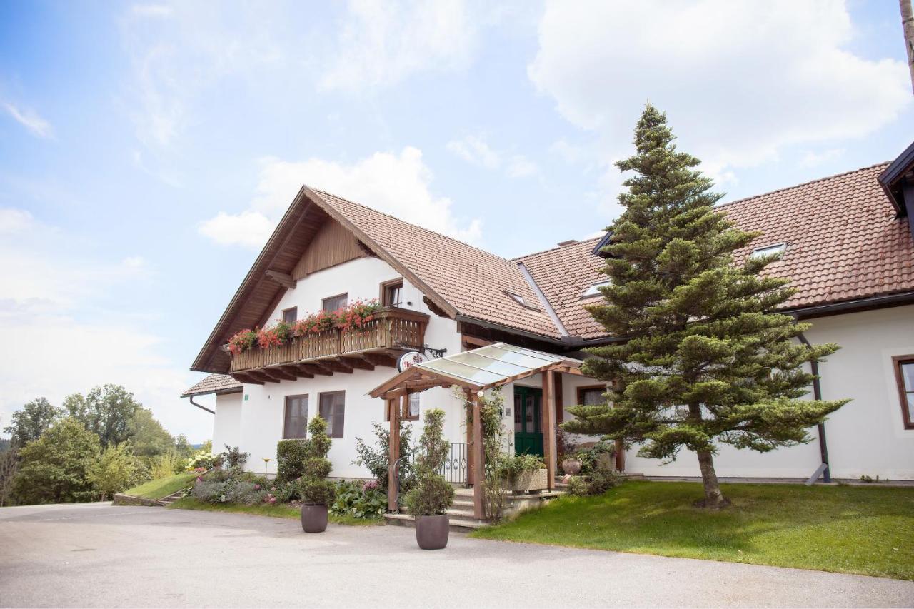 Landhof Lazarus Hotel Mooskirchen Екстериор снимка