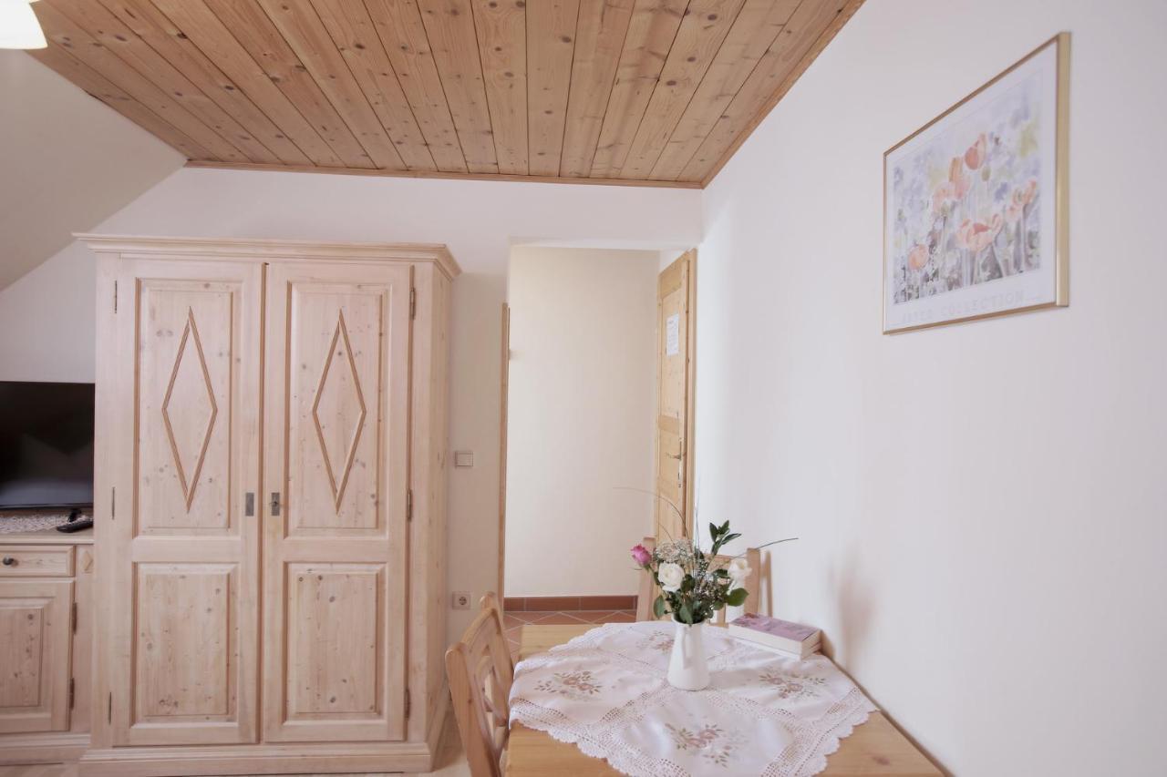 Landhof Lazarus Hotel Mooskirchen Екстериор снимка